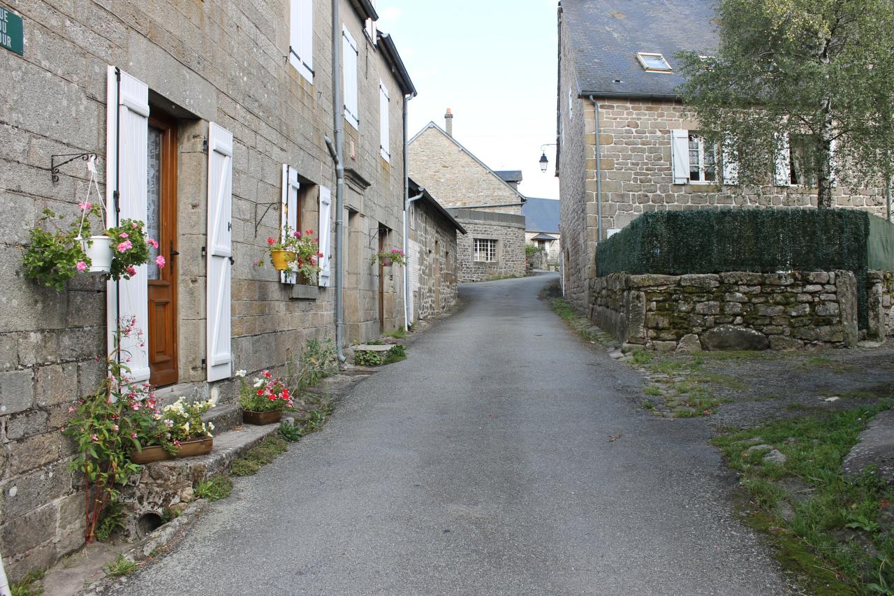 Dans les rue de Tarnac