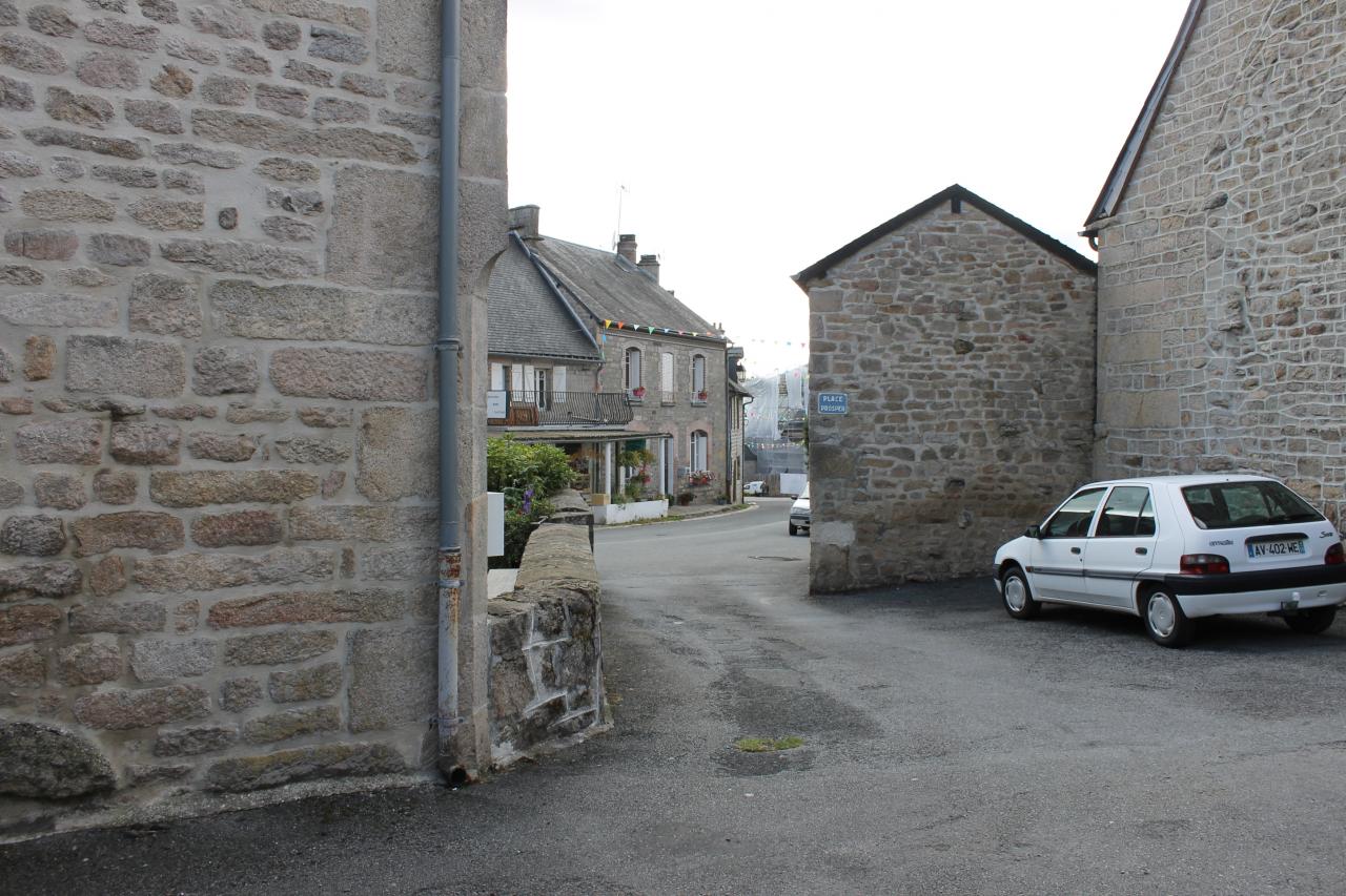 Dans les rue de Tarnac