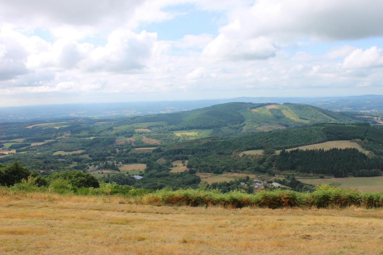 Point de vue à la table d'orientation du Puy de Senigour